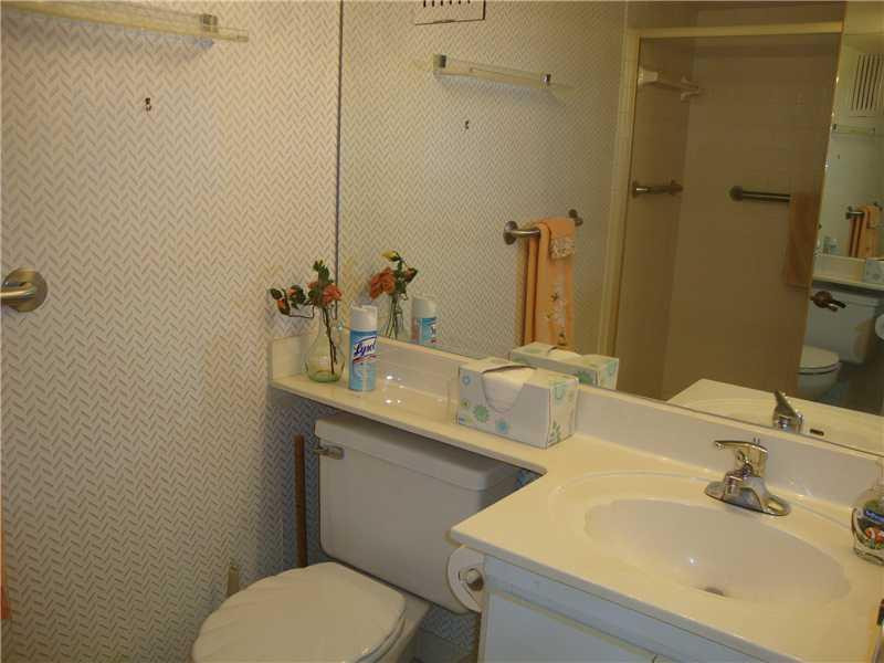 3920 Inverrary Boulevard, Unit C507 Lauderhill, FL 33319 - Photo 10 of 25 Bathroom Master