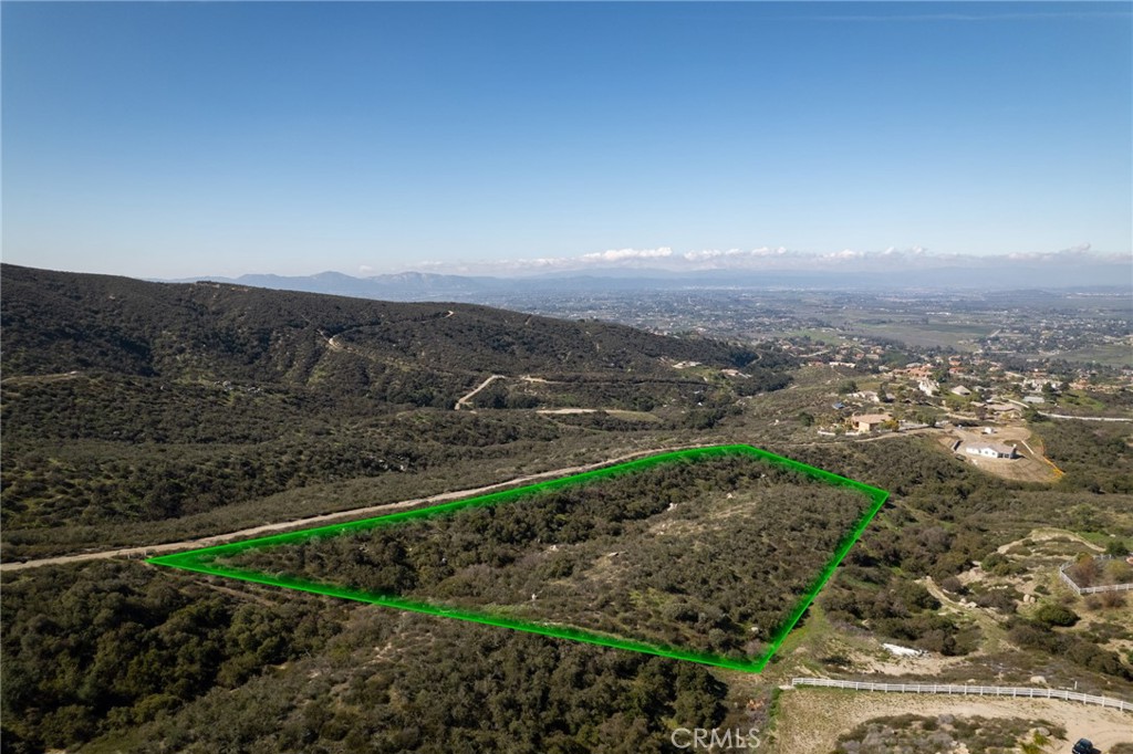 0 Esplendida Way Temecula, CA 92592 - Photo 4 of 24 a view of a pathway with a field