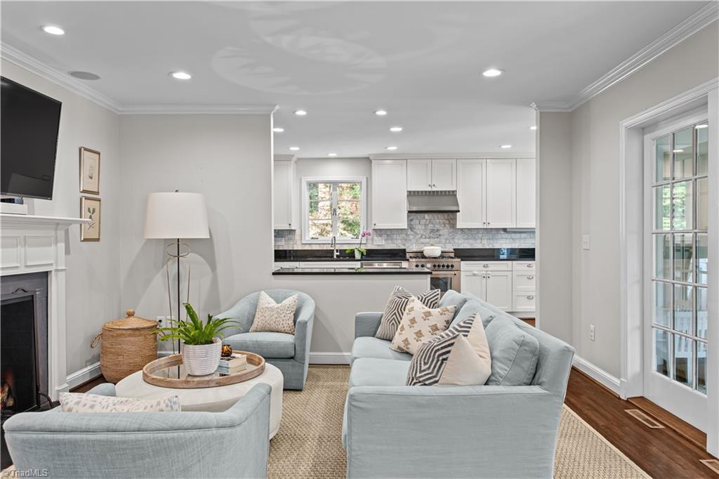 719 Dover Road Greensboro, NC 27408 - Photo 13 of 44