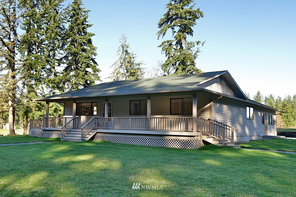 4311 Rollinghill Road Clinton, WA 98236 - Photo 2 of 21 Gallery Image 2