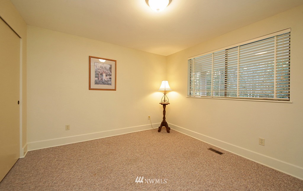 4311 Rollinghill Road Clinton, WA 98236 - Photo 17 of 21 Gallery Image 17