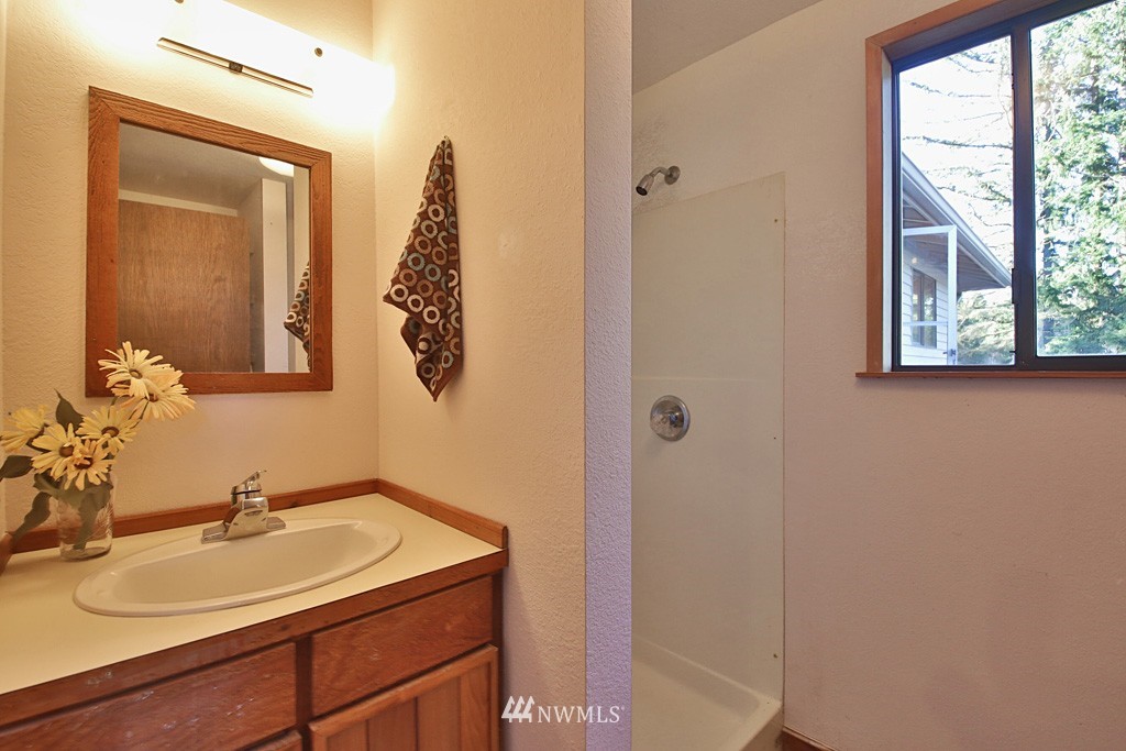 4311 Rollinghill Road Clinton, WA 98236 - Photo 18 of 21 Gallery Image 18
