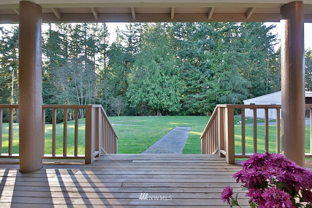 4311 Rollinghill Road Clinton, WA 98236 - Photo 7 of 21 Gallery Image 7