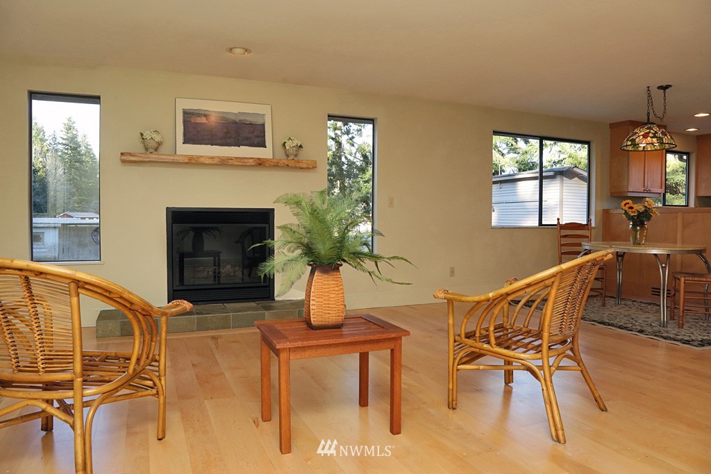 4311 Rollinghill Road Clinton, WA 98236 - Photo 8 of 21 Gallery Image 8
