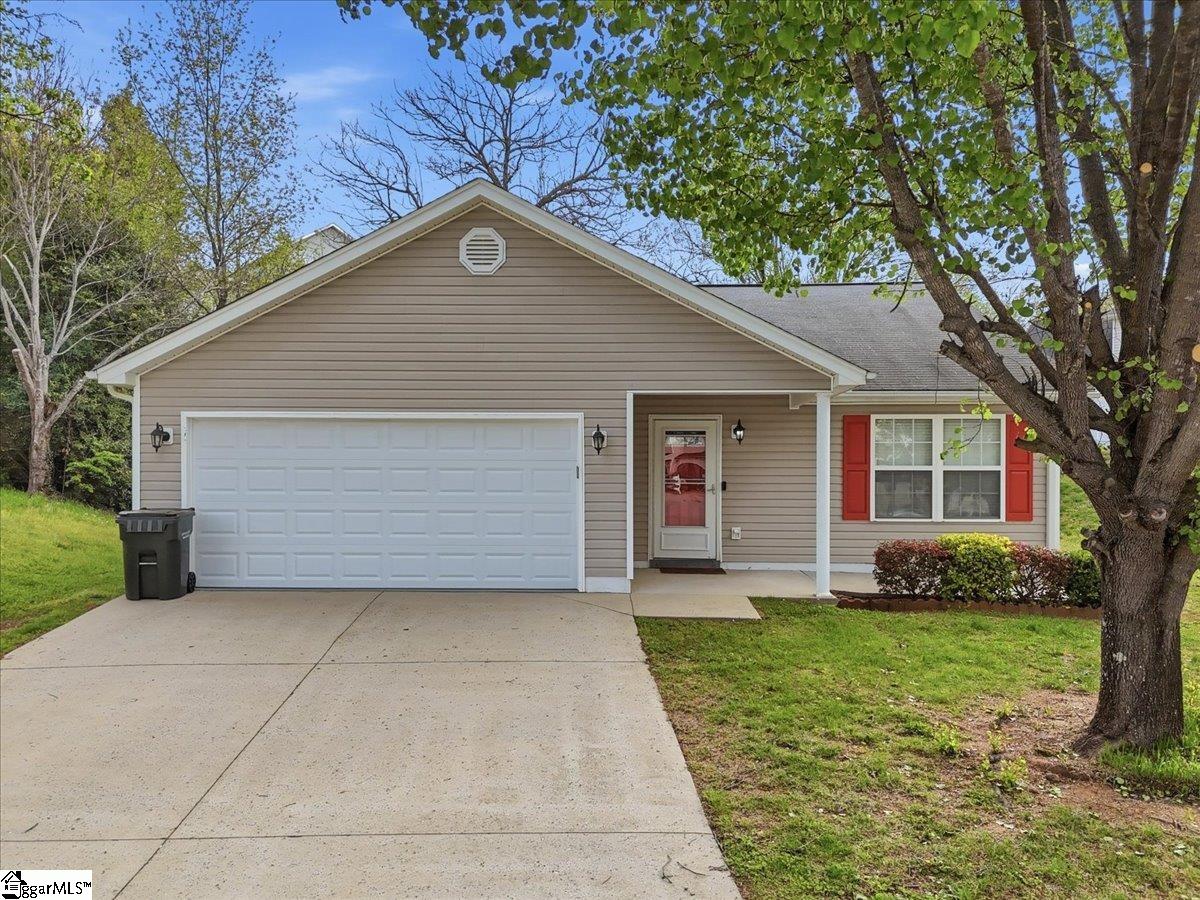 20 Laurelhurst Court Greer, SC 29650 - Photo 1 of 28