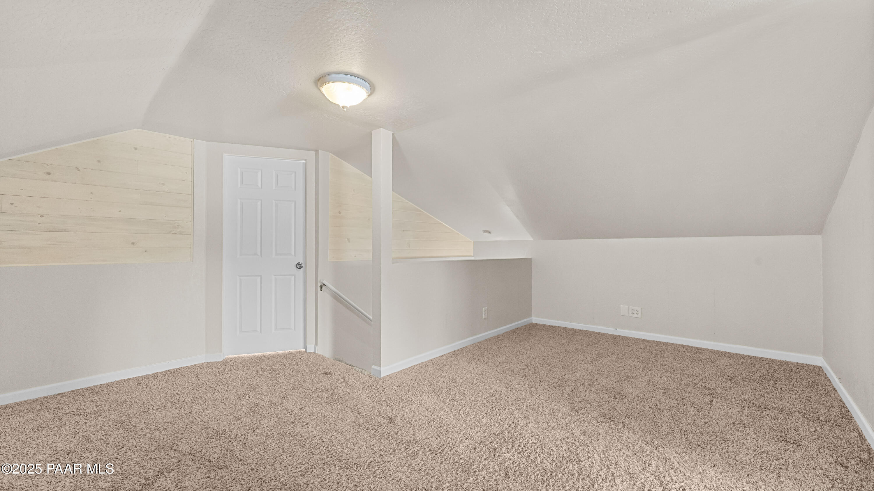 249 South Lynx Creek Road Prescott, AZ 86303 - Photo 44 of 124 an empty room with an entryway