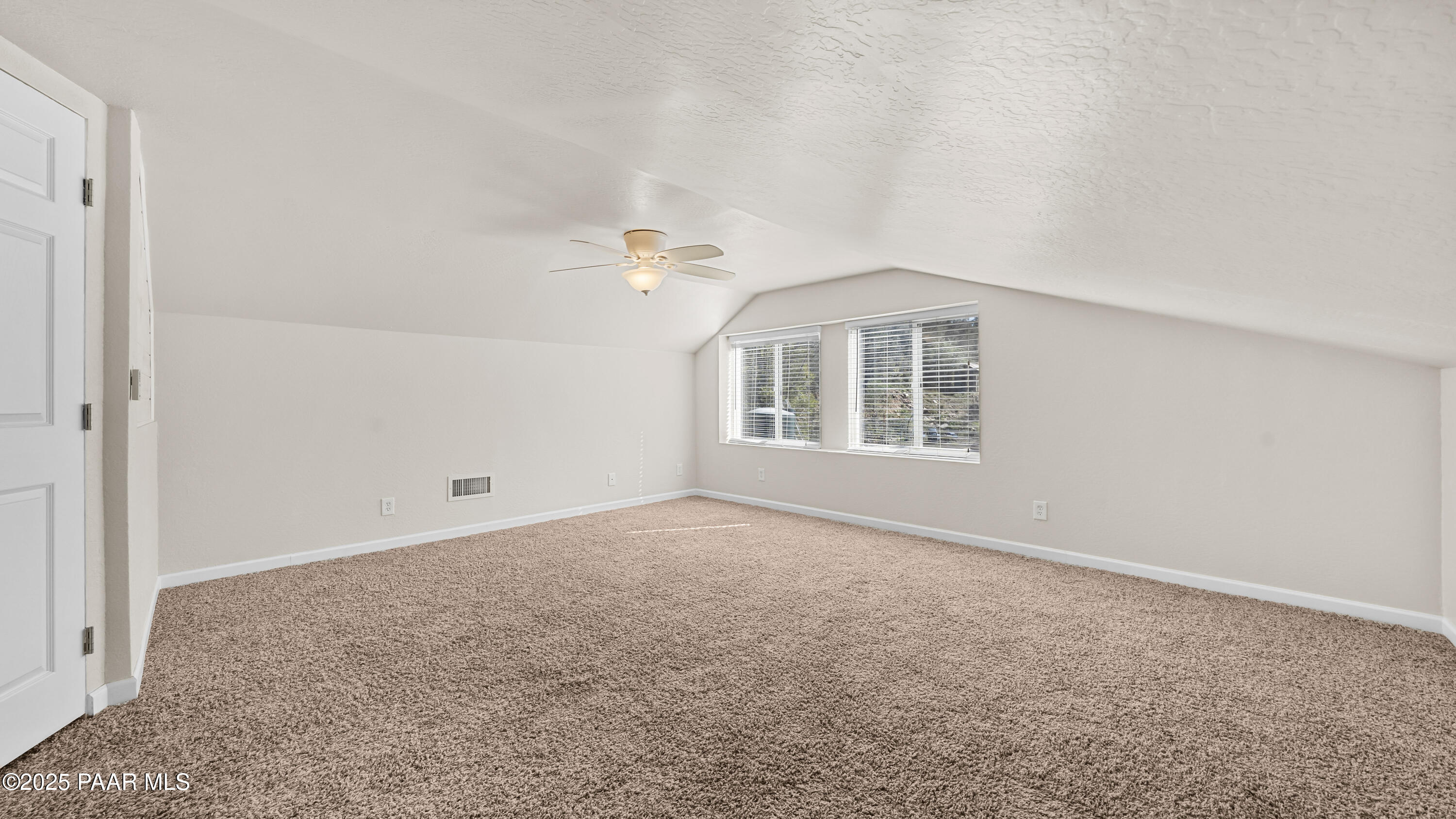 249 South Lynx Creek Road Prescott, AZ 86303 - Photo 46 of 124 an empty room with windows