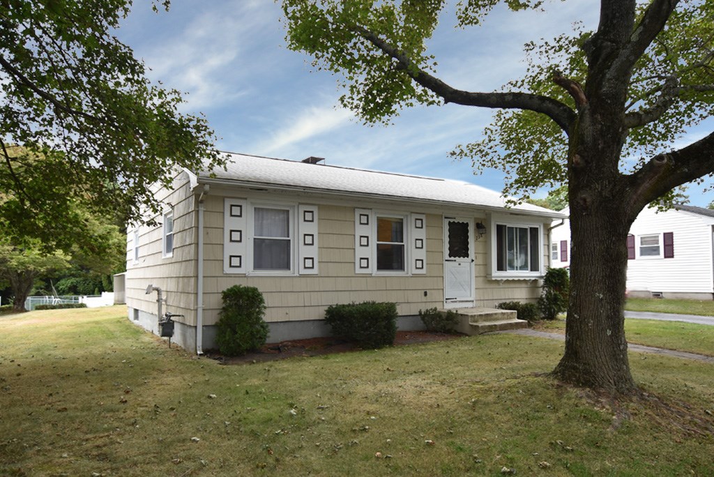 238 Nimitz Road Woonsocket, RI 02895 - Photo 2 of 14