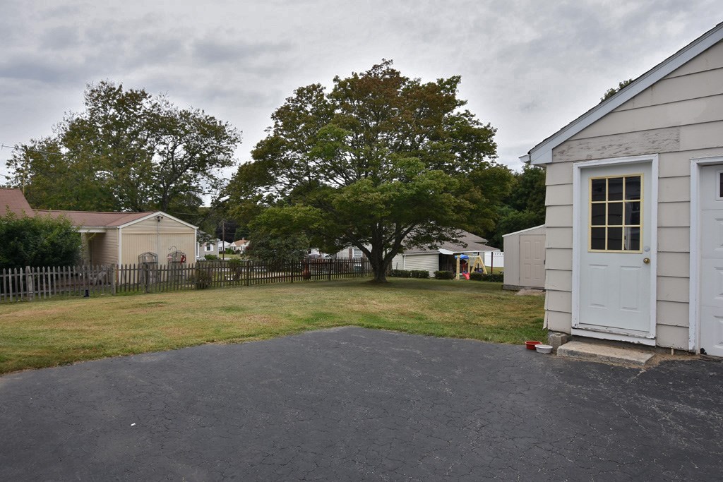 238 Nimitz Road Woonsocket, RI 02895 - Photo 6 of 14