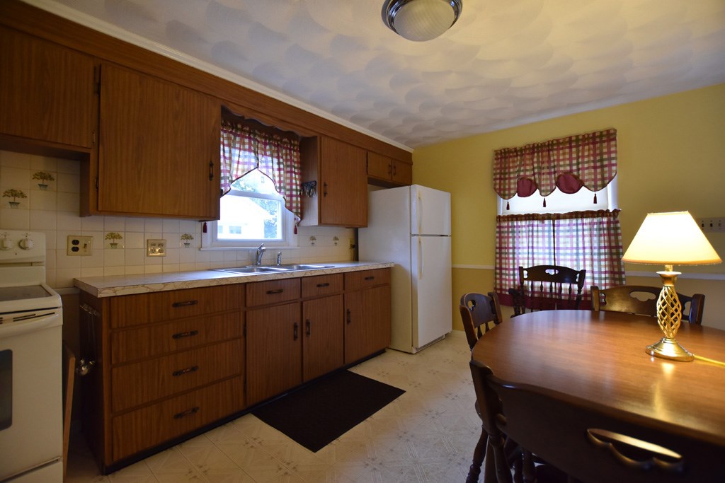 238 Nimitz Road Woonsocket, RI 02895 - Photo 9 of 14