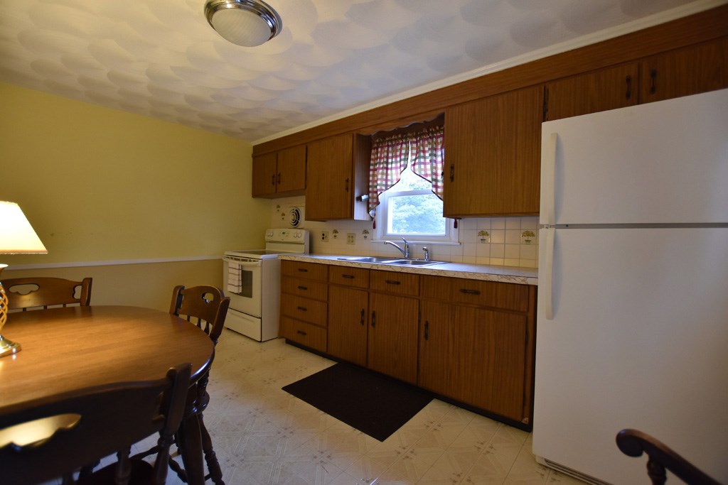 238 Nimitz Road Woonsocket, RI 02895 - Photo 10 of 14