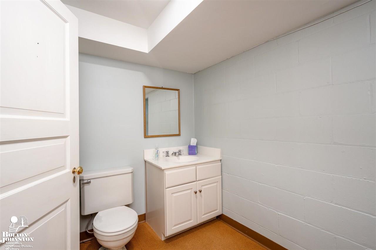 193 Merriweather Road Grosse Pointe Farms, MI 48236 - Photo 49 of 68