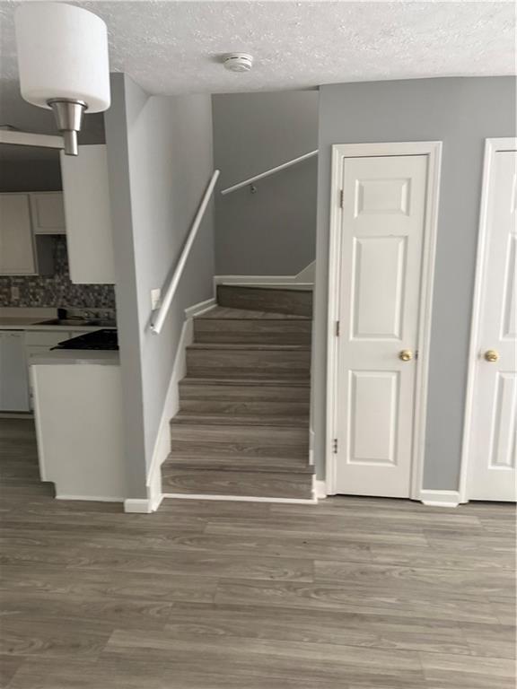 6341 Wedgeview Drive Tucker, GA 30084 - Photo 13 of 26 a view of entryway and kitchen