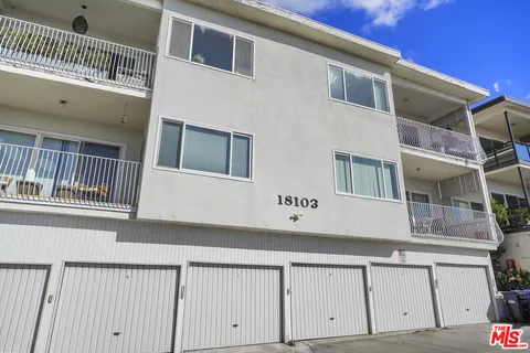 a view of building with entryway