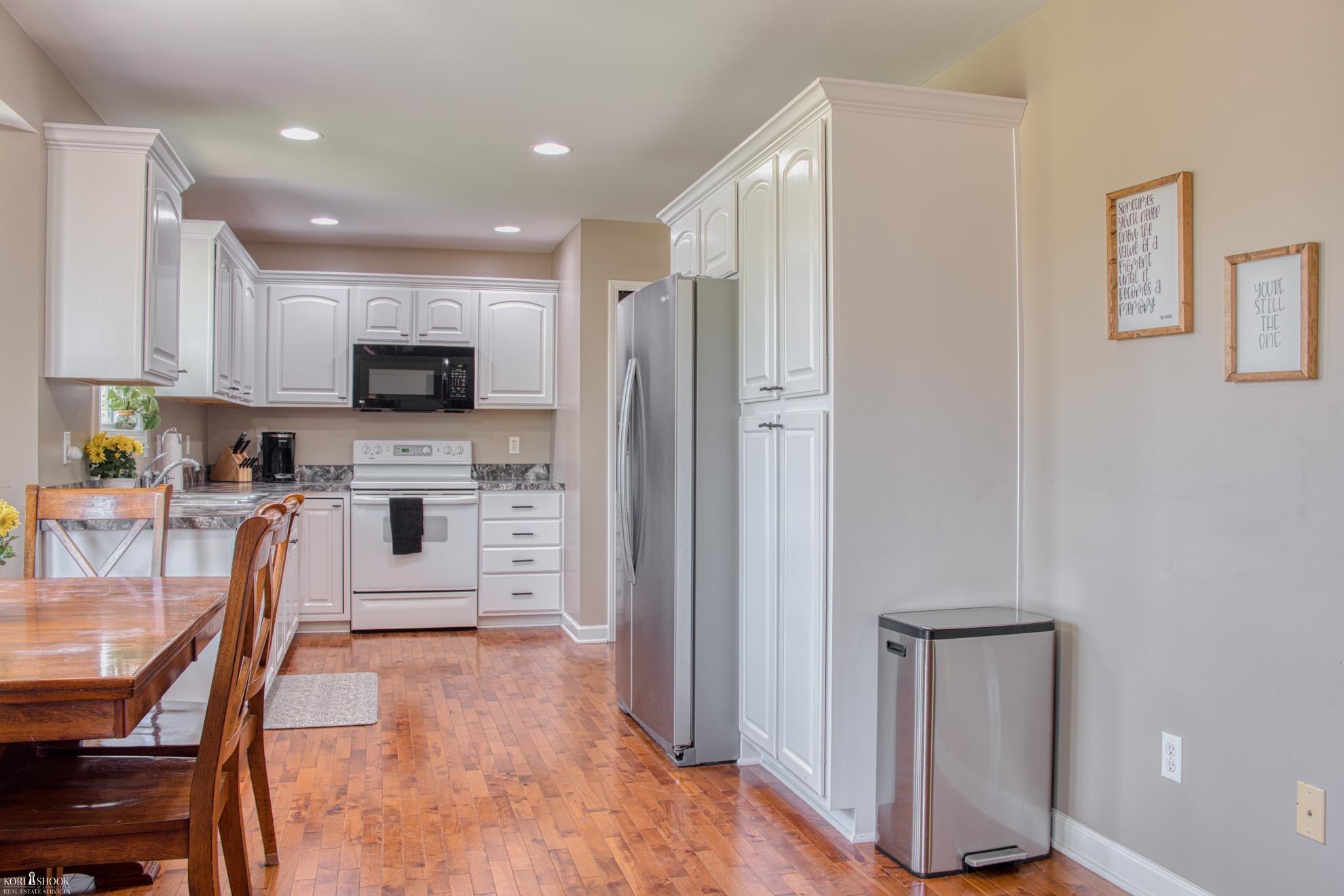 4492 North Belsay Road Flint, MI 48506 - Photo 10 of 34 50142908-64a1c583-a2b1-4206-a020-773829e7a9c7.JPG