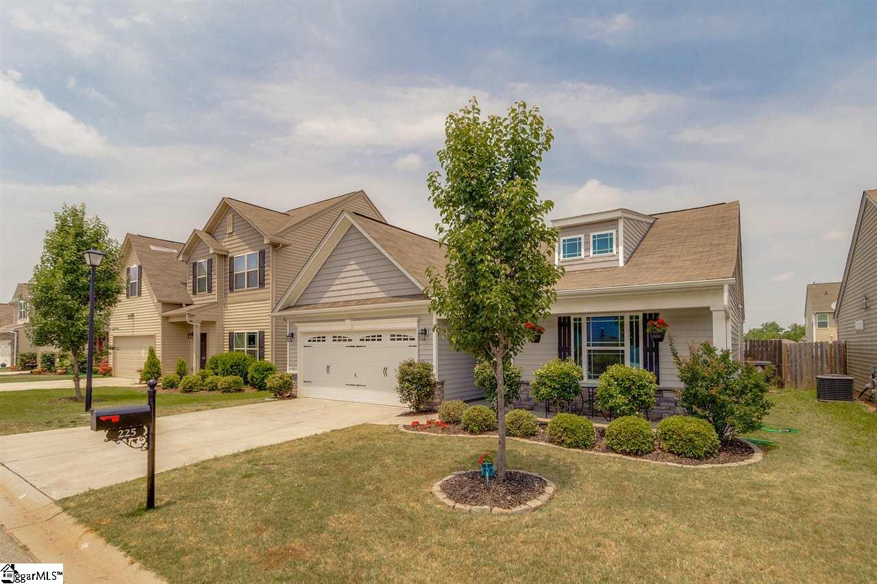 225 Riverdale Road Simpsonville, SC 29680 - Photo 2 of 31 Gallery Image 2