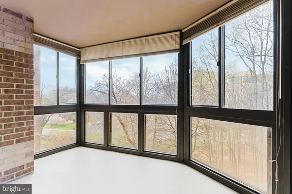 a picture of a wall with a white wall