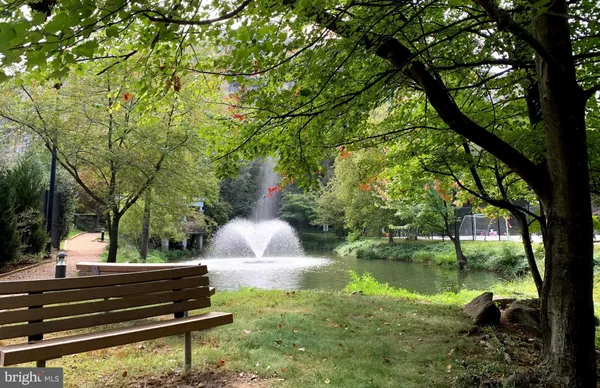 $475,000 | 8370 Greensboro Drive, Unit 310, McLean, VA 22102