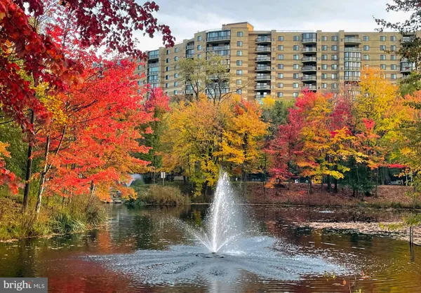 $475,000 | 8370 Greensboro Drive, Unit 310, McLean, VA 22102