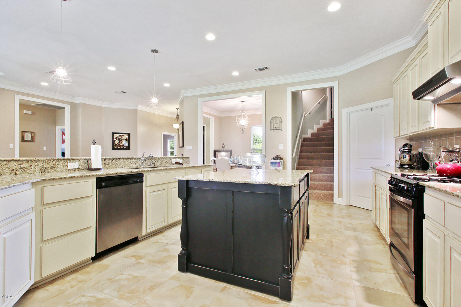 10116 Jordan Road Ocean Springs, MS 39565 - Photo 9 of 25 jordanrdkitchen2