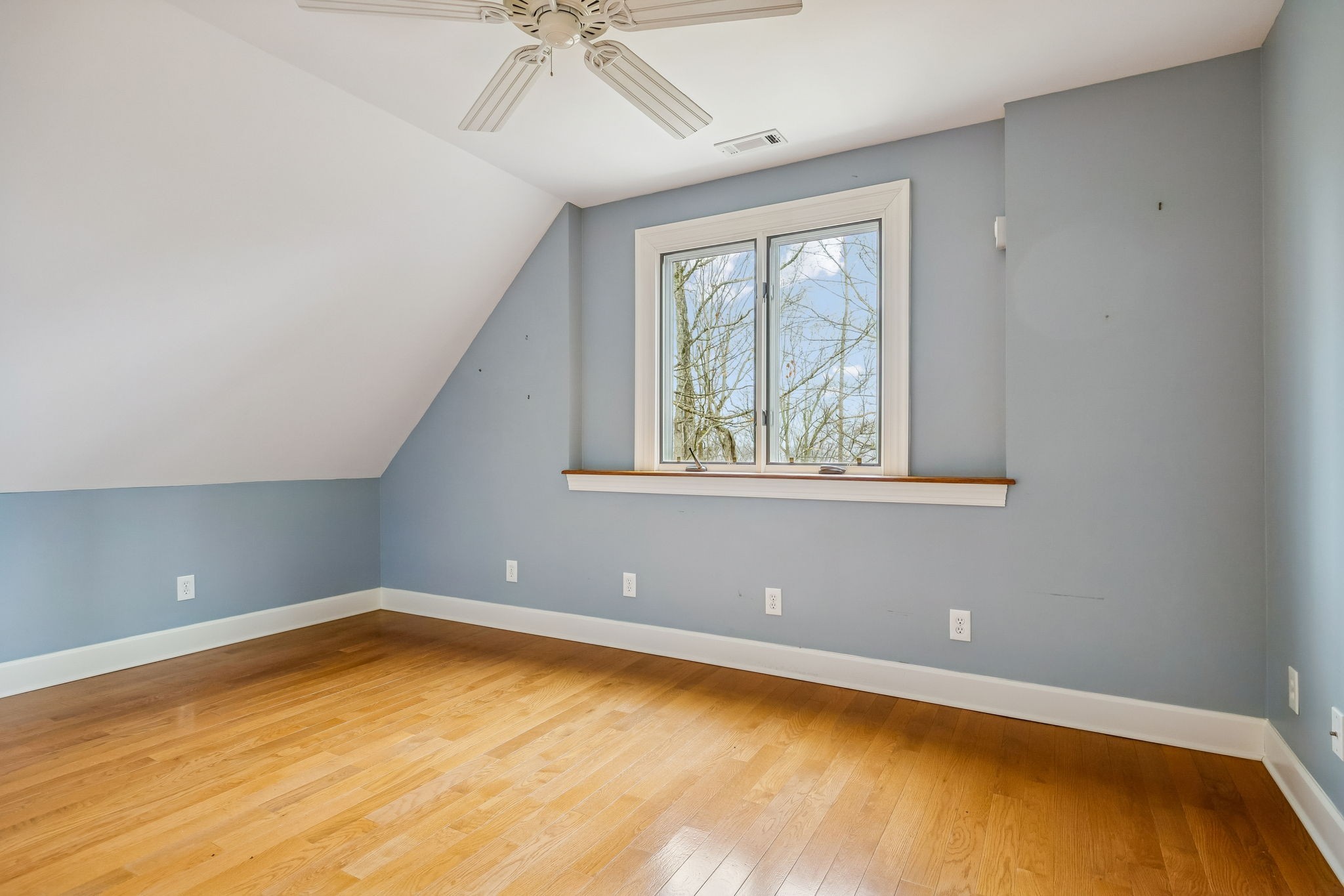 1010 Street Road Kingston Springs, TN 37082 - Photo 49 of 94 an empty room with a window