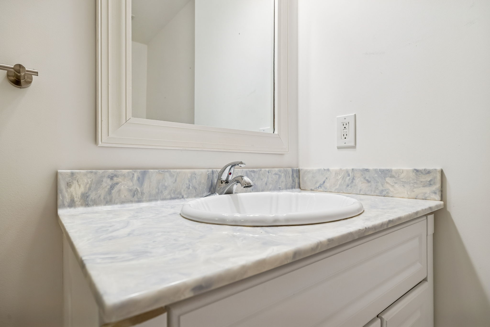 1010 Street Road Kingston Springs, TN 37082 - Photo 58 of 98 a bathroom with a sink and a mirror