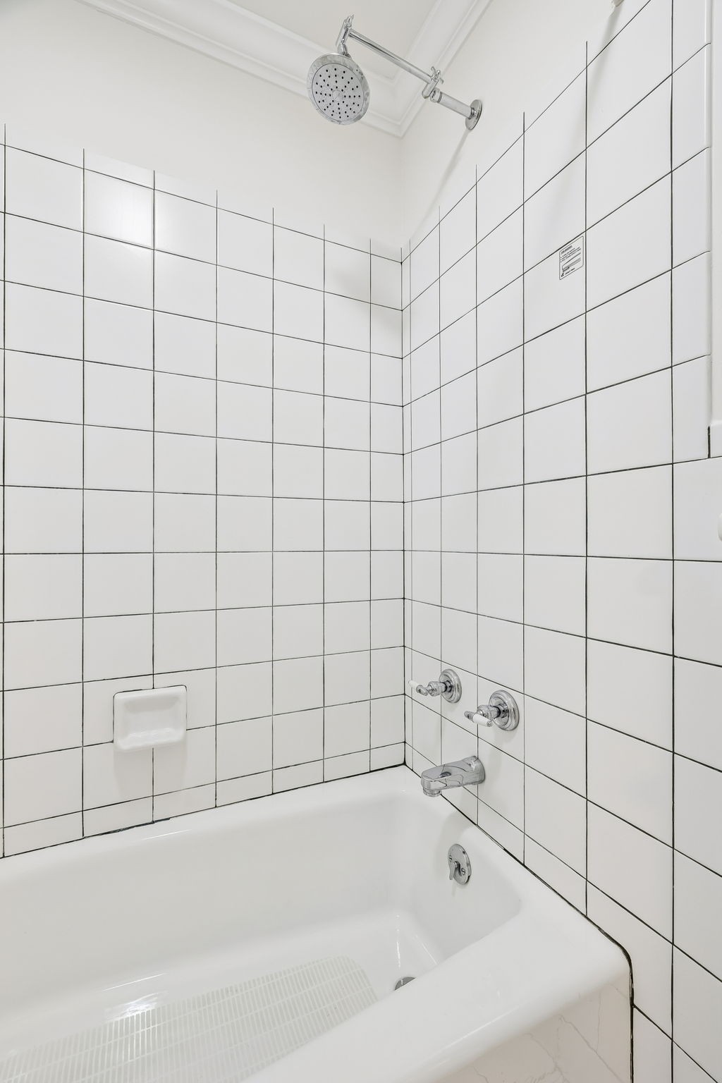 1010 Street Road Kingston Springs, TN 37082 - Photo 65 of 94 a bathroom with a bathtub