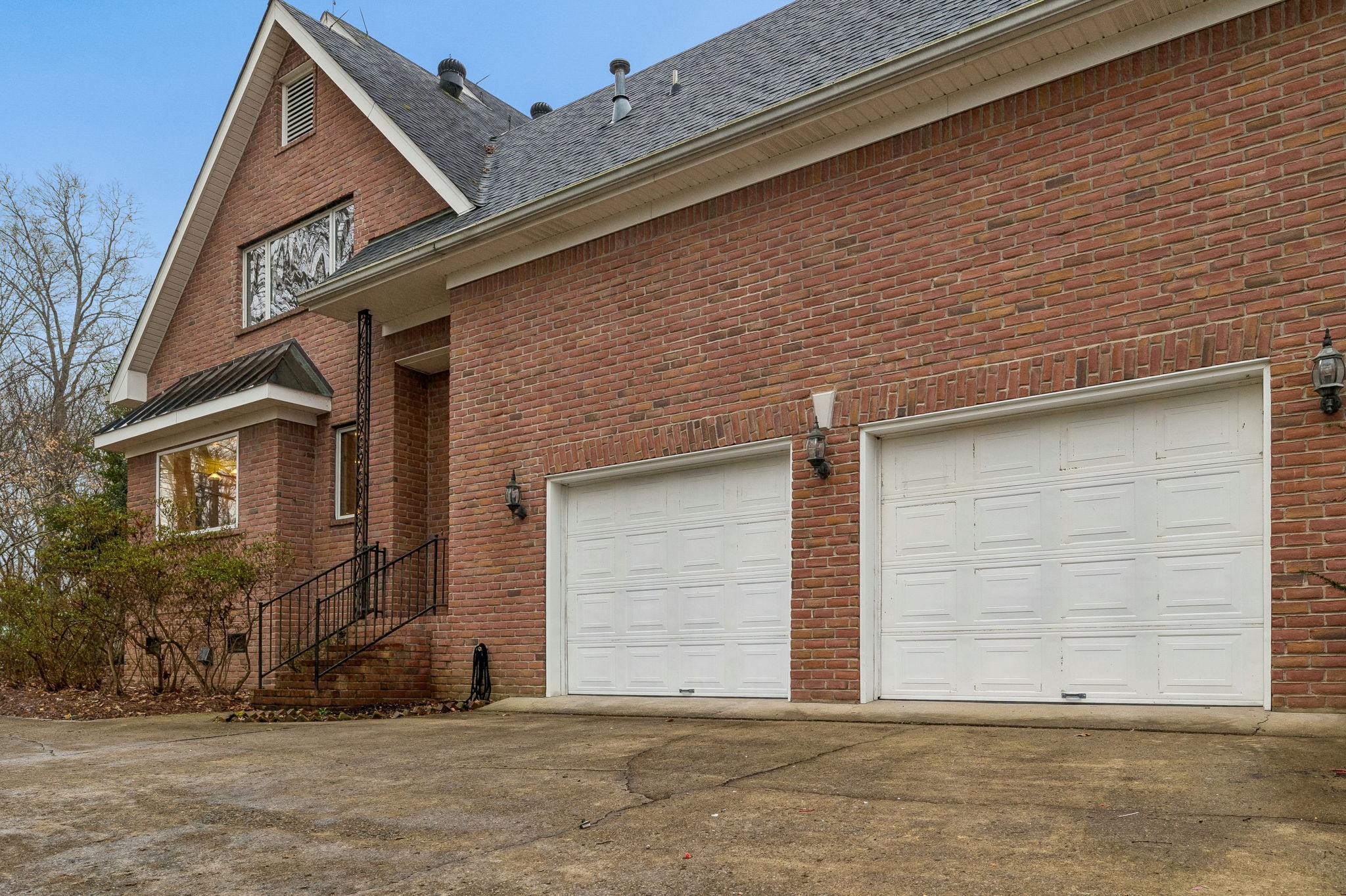 1010 Street Road Kingston Springs, TN 37082 - Photo 86 of 98 a front view of a house