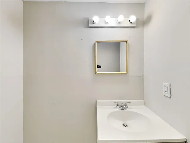 $1,200 | 1829 Whitehall Forest Court Southeast, Atlanta, GA 30316