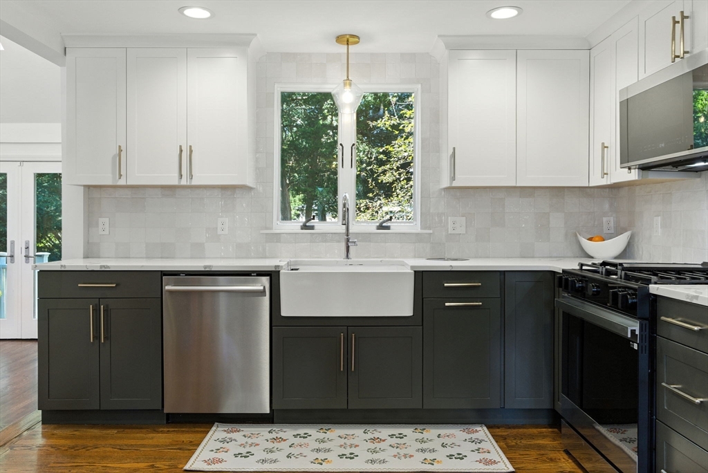 355 Greenlodge Street Dedham, MA 02026 - Photo 7 of 42