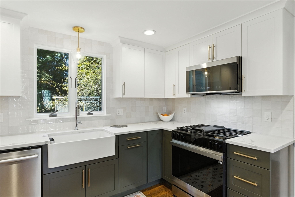 355 Greenlodge Street Dedham, MA 02026 - Photo 9 of 42