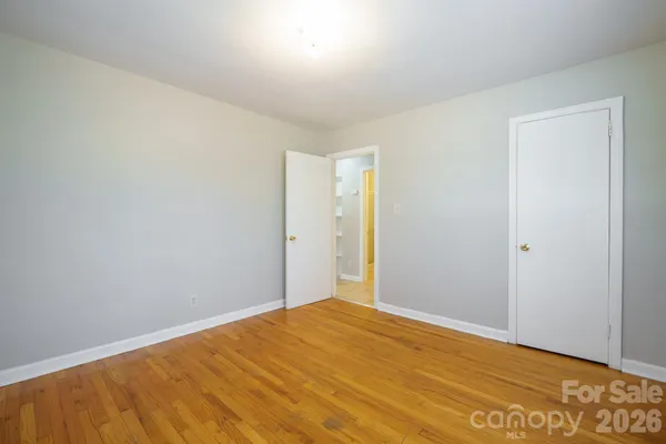 $325,000 | 829 4th Avenue Southwest, Hickory, NC 28602