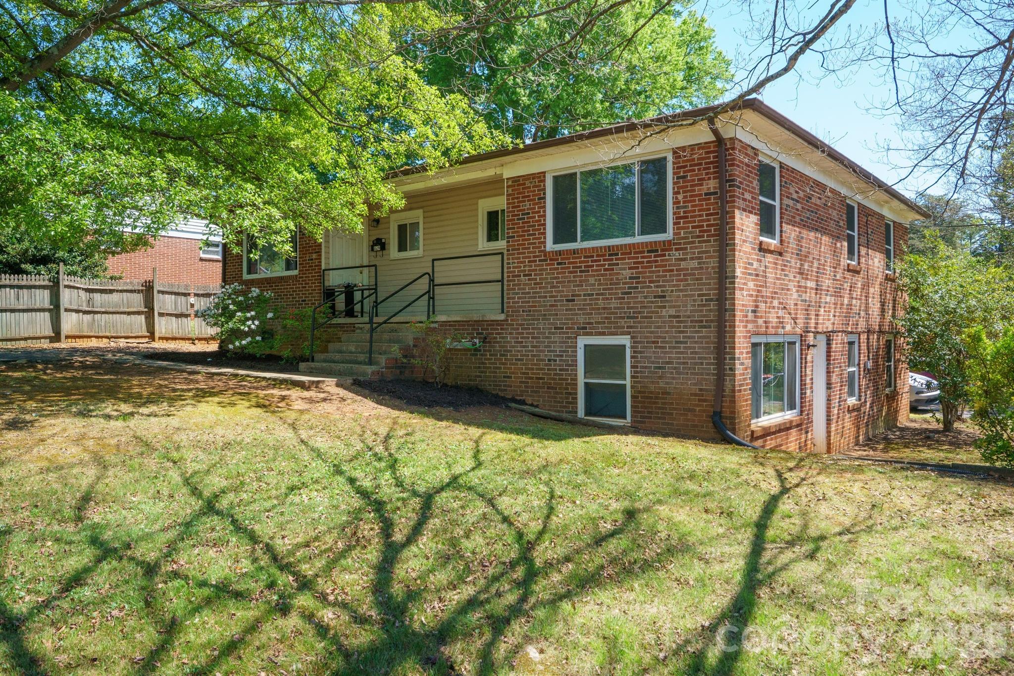 829 4th Avenue Southwest Hickory, NC 28602 - Photo 3 of 16