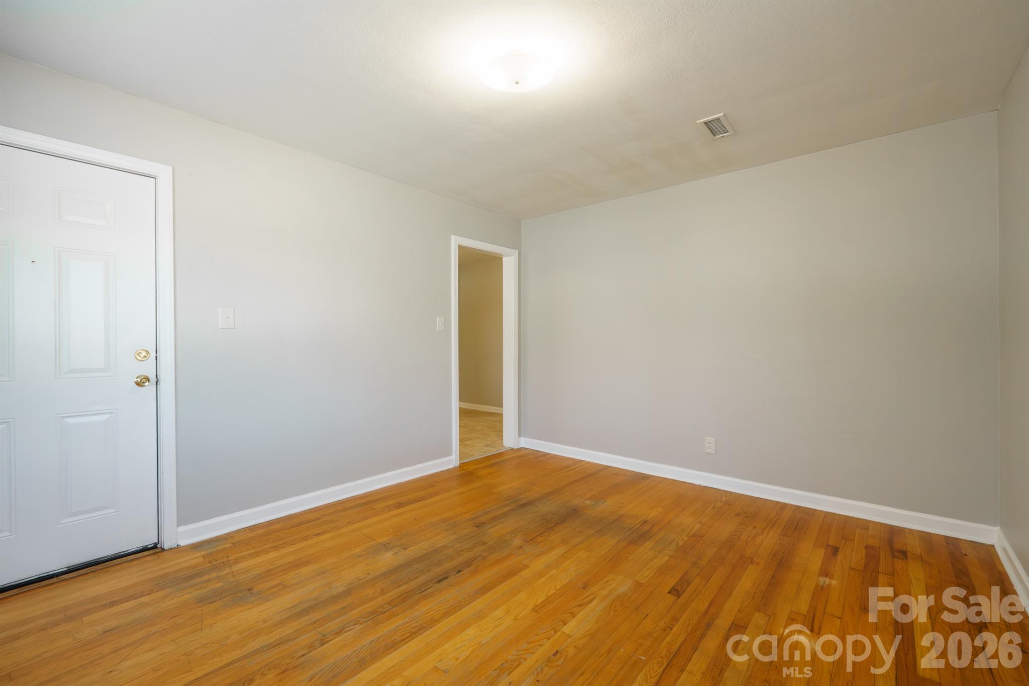 829 4th Avenue Southwest Hickory, NC 28602 - Photo 7 of 16