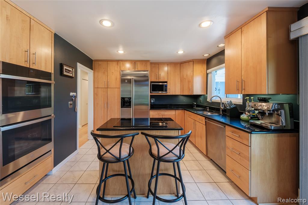 117 Coachlamp Road Rochester, MI 48306 - Photo 13 of 51 Gallery Image 13