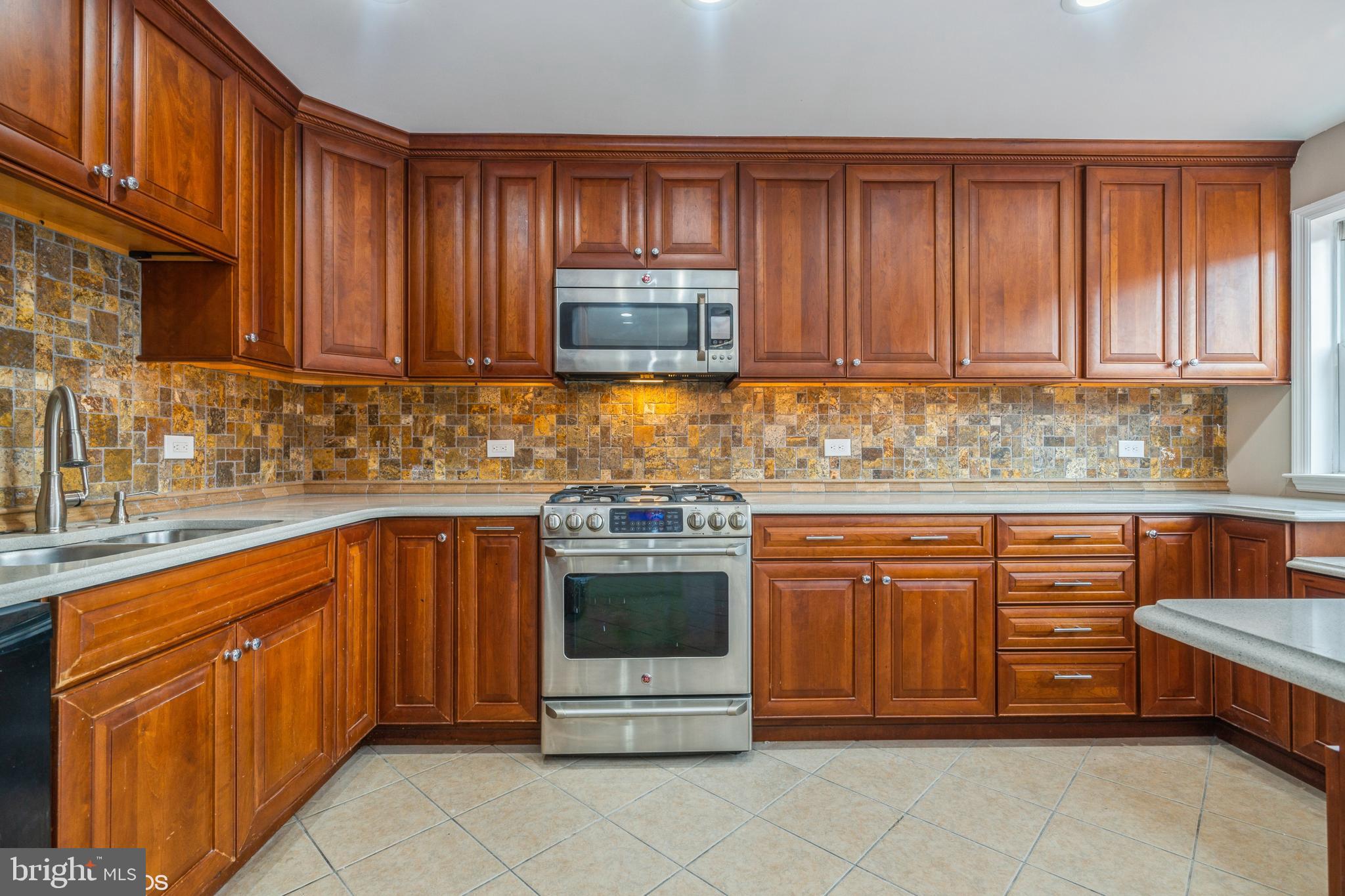 3428 Brookview Road Philadelphia, PA 19154 - Photo 8 of 26 Kitchen