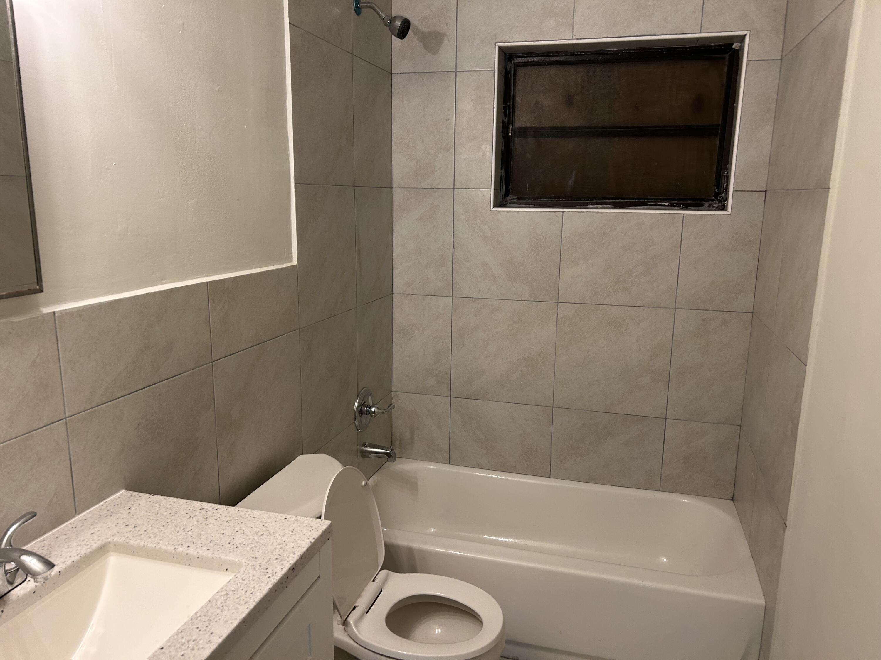 520 West 28th Street Riviera Beach, FL 33404 - Photo 9 of 14 Bathroom 2