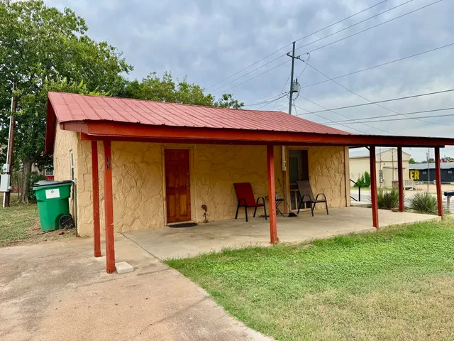 $189,000 | 103 West Hamilton Street, Llano, TX 78643