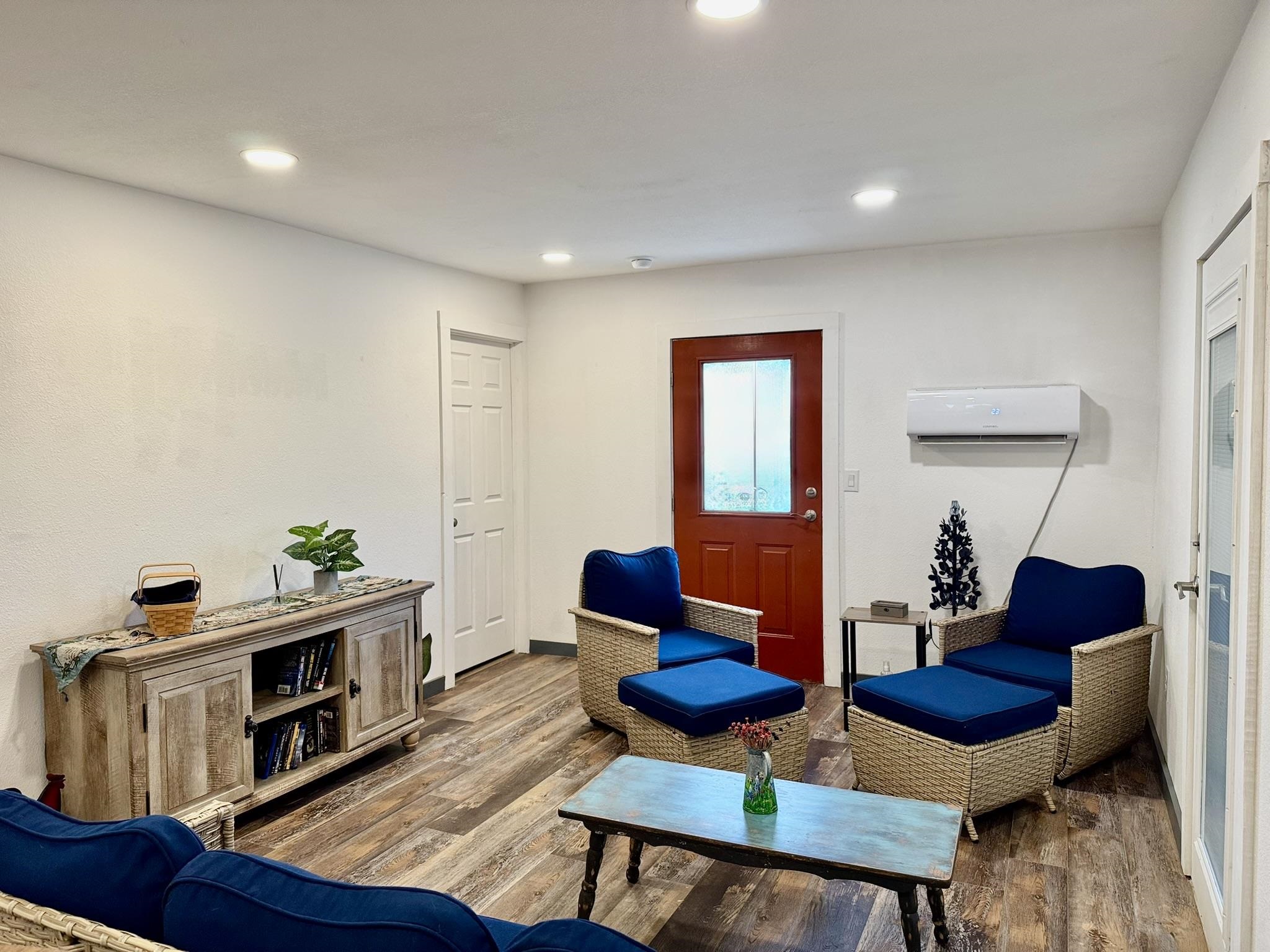 103 West Hamilton Street Llano, TX 78643 - Photo 5 of 17