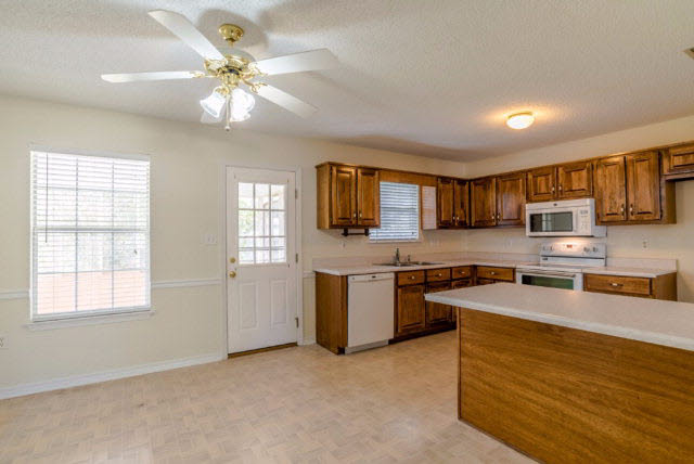 1503 Mulberry Lane Foley, AL 36535 - Photo 7 of 21 1503 Mulberry Ln