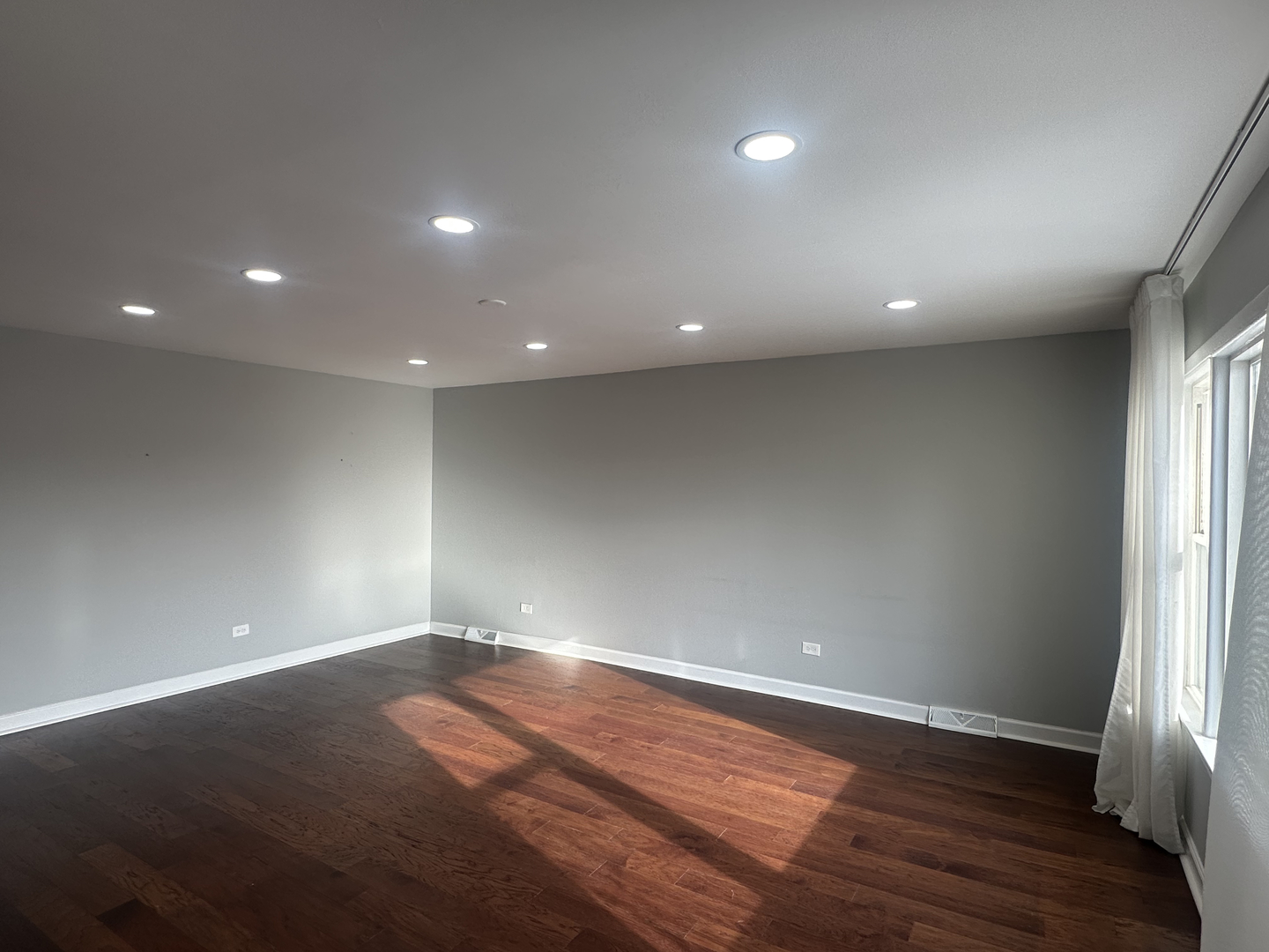 9485 Sumac Road, Unit F Des Plaines, IL 60016 - Photo 2 of 17