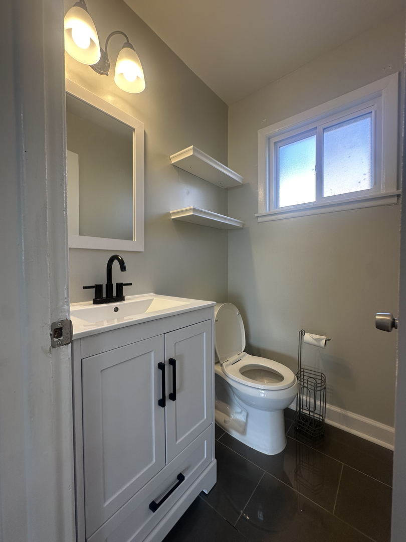 9485 Sumac Road, Unit F Des Plaines, IL 60016 - Photo 8 of 17