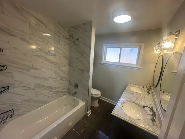 $349,900 | 9485 Sumac Road, Unit F, Des Plaines, IL 60016