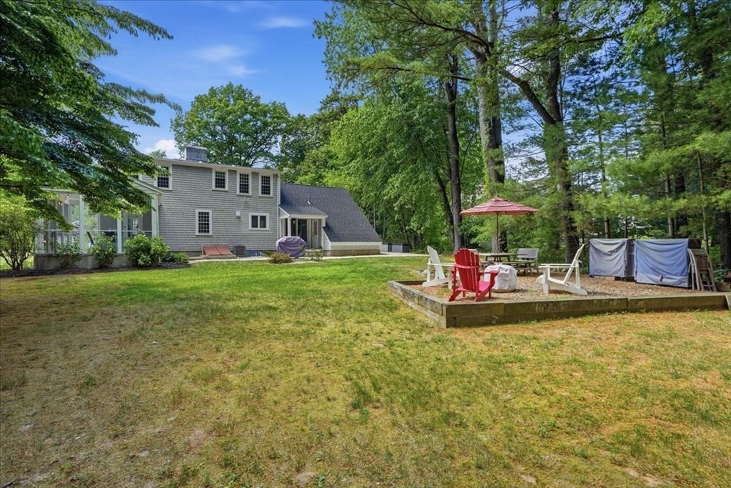 7 Amber Road Hingham, MA 02043 - Photo 4 of 39