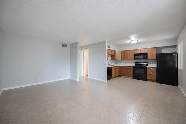 $1,095 | 349 North 11th Street, Unit 106, Phoenix, AZ 85006