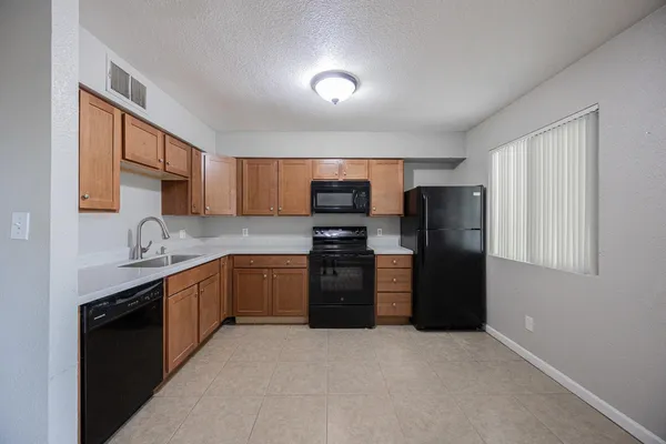 $1,095 | 349 North 11th Street, Unit 106, Phoenix, AZ 85006