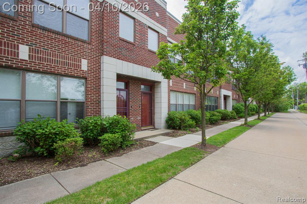 68 West Bethune Street Detroit, MI 48202 - Photo 2 of 24