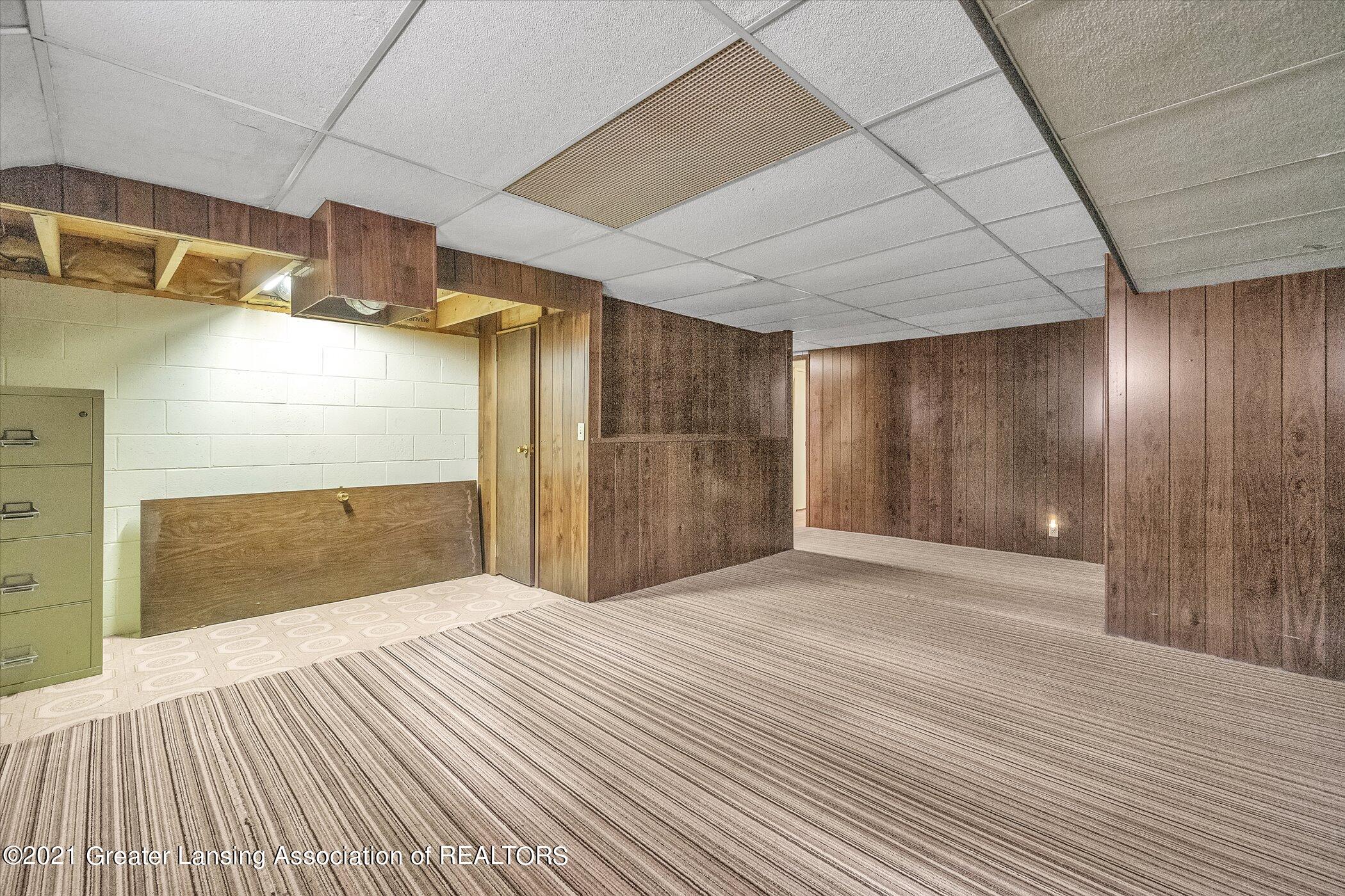 12159 Pine Ridge Drive Perry, MI 48872 - Photo 28 of 40 28-12159-Pine-Ridge-Dr-WindowStill-Real-