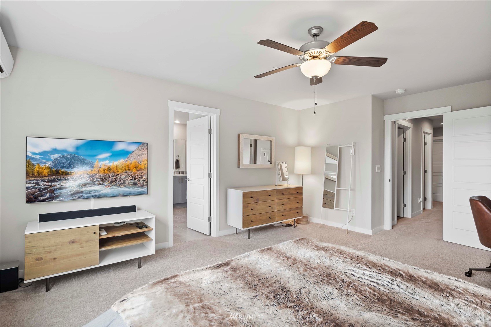 1325 Seattle Hill Road, Unit C4 Bothell, WA 98012 - Photo 12 of 33 a living room with furniture and a flat screen tv