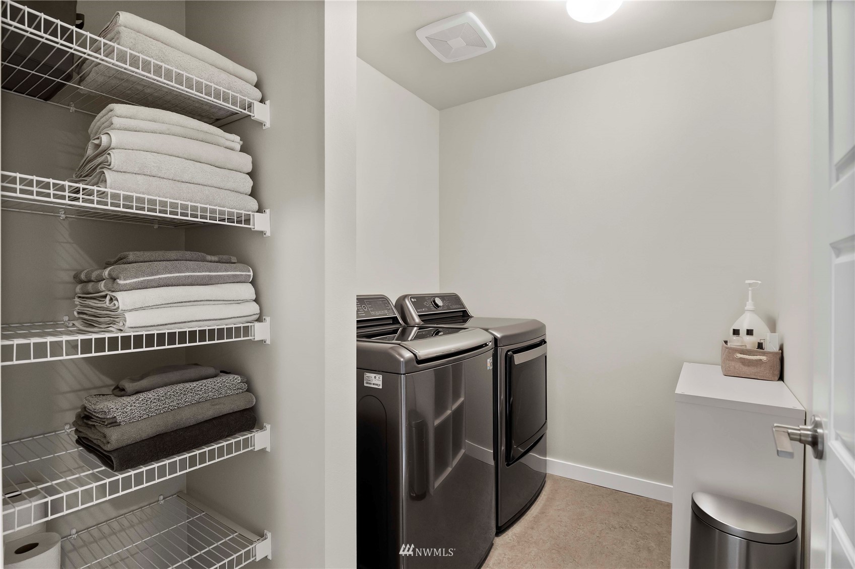1325 Seattle Hill Road, Unit C4 Bothell, WA 98012 - Photo 21 of 33 a utility room with dryer and washer